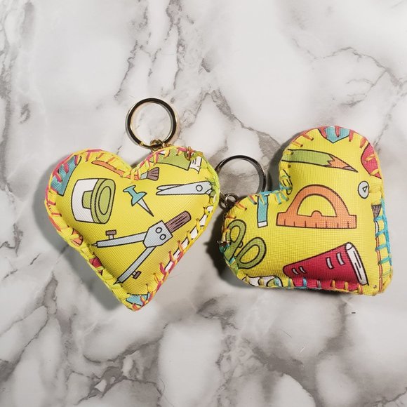 Assorted Bundle Heart Keychain - Picture 4 of 4